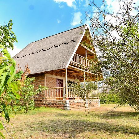 Tabingi Safari Cottages Katunguru エクステリア 写真